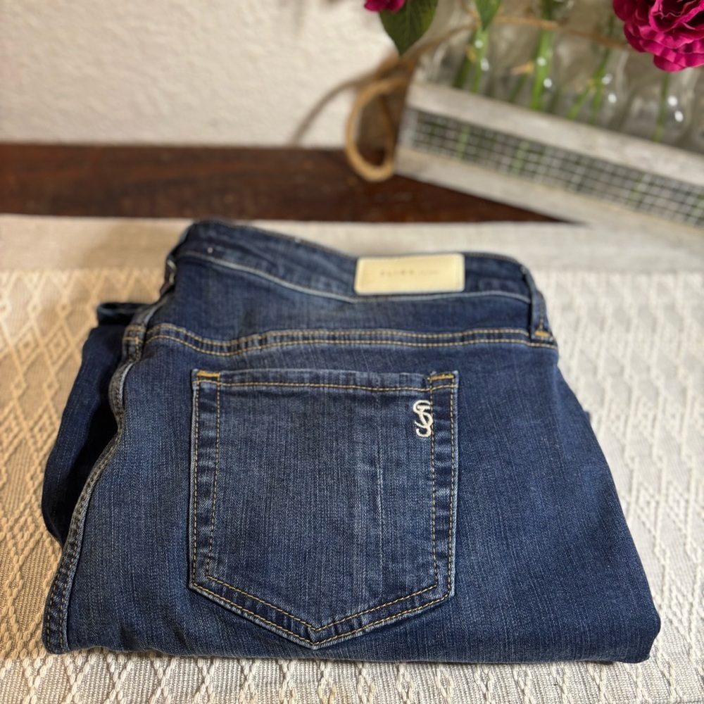 Slink Jeans Curvy Women’s Plus Size‎ Shorts Size 18, Dark Wash. Blue.